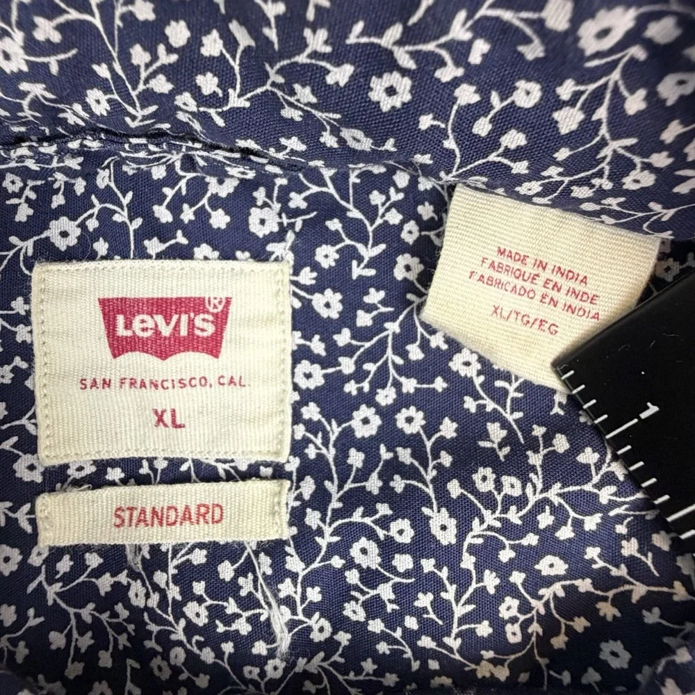Levis Shirt Mens XL Dark Blue Floral/Gray Short Sleeve Button Collared *Lot of 2